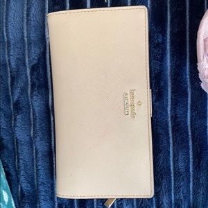 Wallet broken back zipper